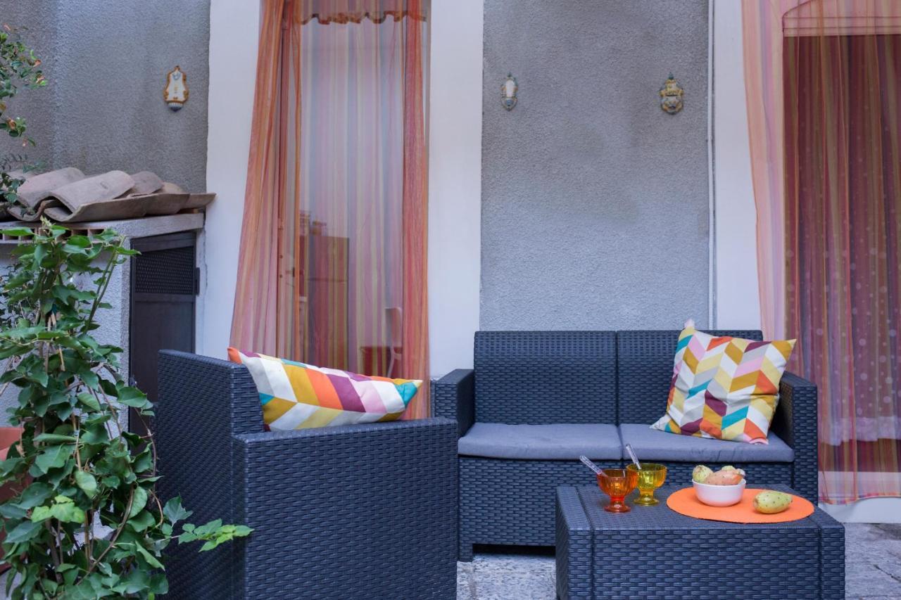 Al Cortile Del Re Luxury Home คาตาเนีย ภายนอก รูปภาพ