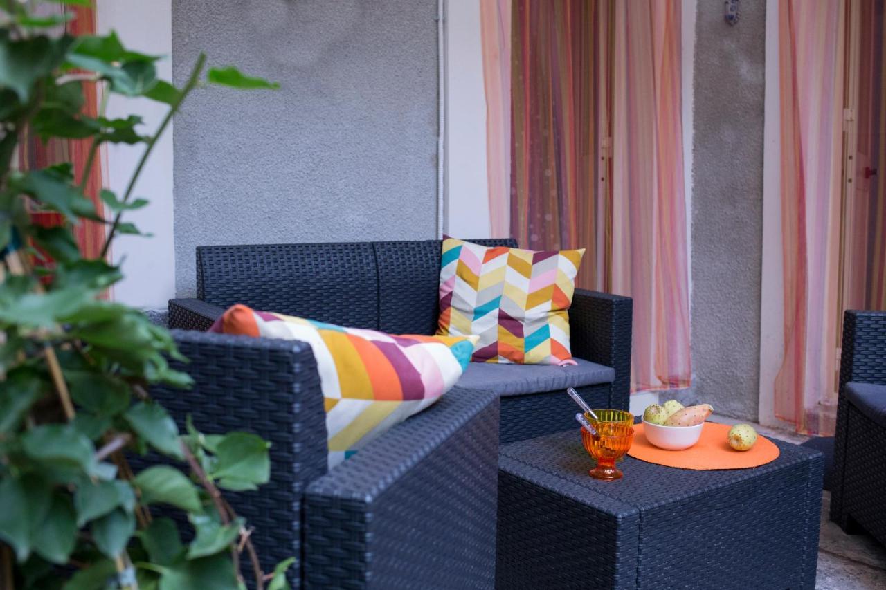 Al Cortile Del Re Luxury Home คาตาเนีย ภายนอก รูปภาพ