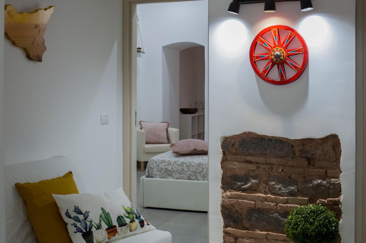 Al Cortile Del Re Luxury Home คาตาเนีย ภายนอก รูปภาพ